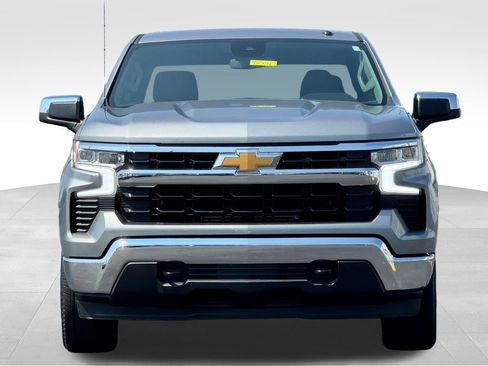 Used 2024 Chevrolet Silverado 1500 LT AWD/4WD image 2