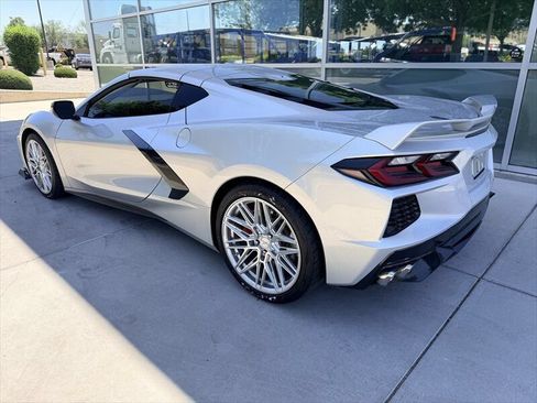 Used 2021 Chevrolet Corvette Stingray Premium Cpe w/ Z51 Performance Package RWD image 8