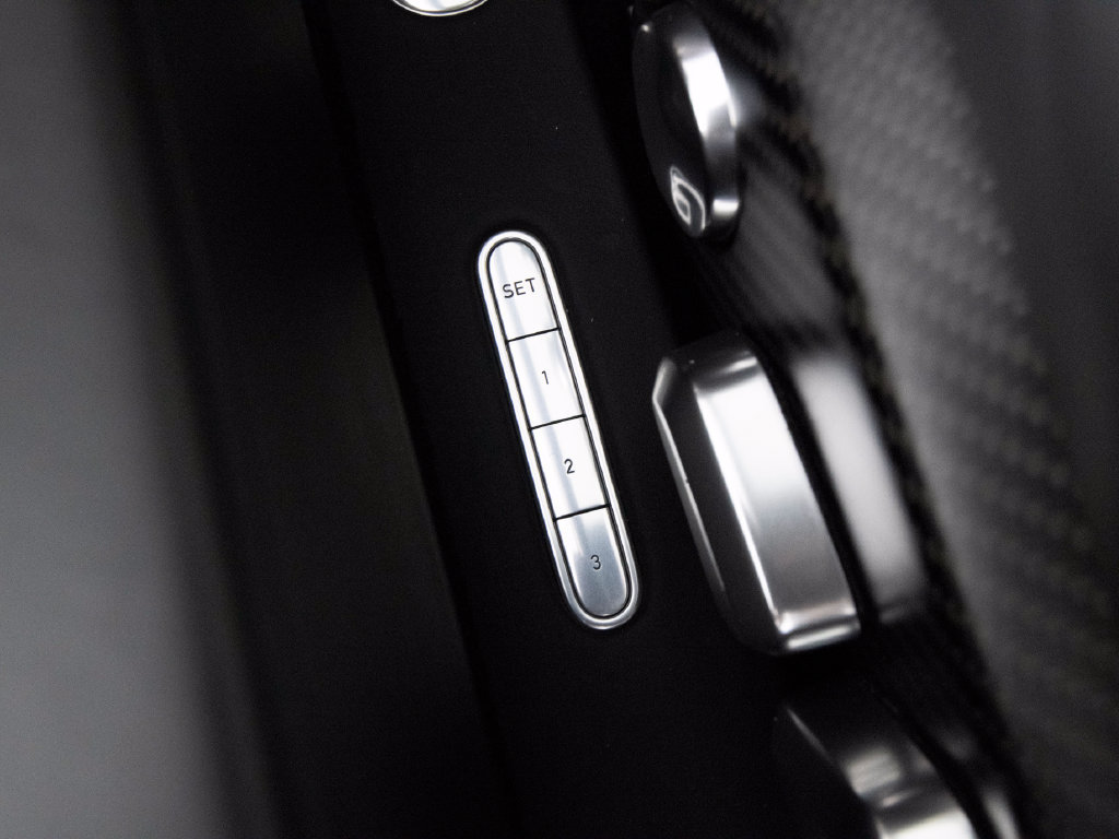 Used 2019 Bugatti Chiron AWD/4WD image 46