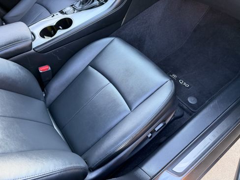 Used 2019 INFINITI Q50 Luxe w/ Essential Package (3.0T Luxe) image 11