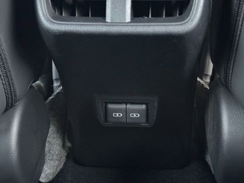 Used 2022 Lexus UX 200 image 32