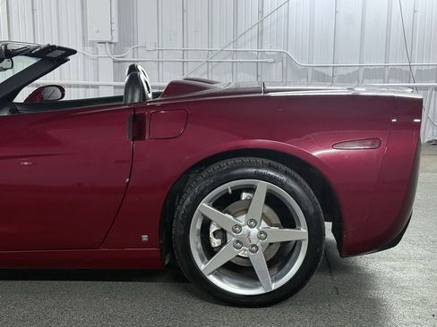 Used 2006 Chevrolet Corvette Convertible w/ Preferred Equipment Group image 28