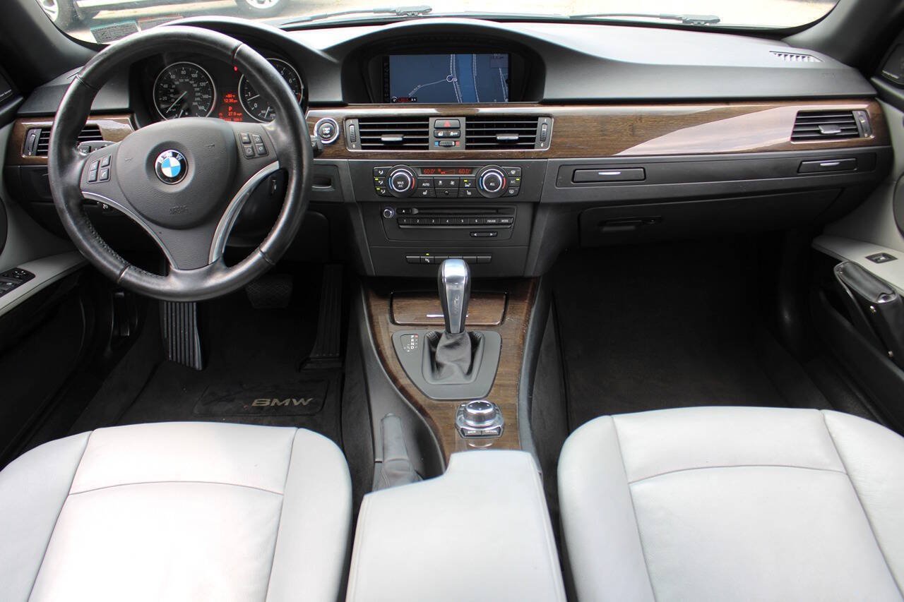 Used 2013 BMW 335i Convertible RWD image 16