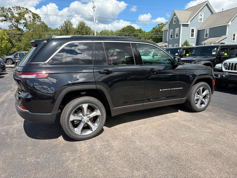 New 2026 Jeep Grand Cherokee Limited AWD/4WD image 2