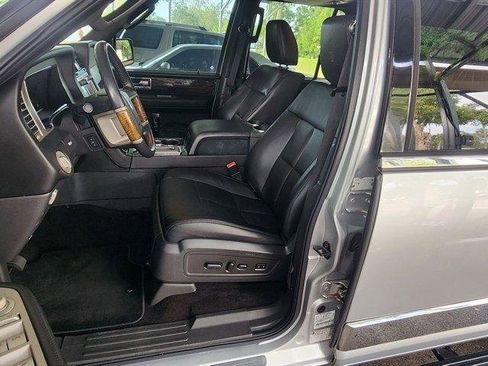 Used 2010 Lincoln Navigator L 4WD image 21