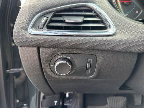 Used 2018 Chevrolet Cruze LT FWD image 24