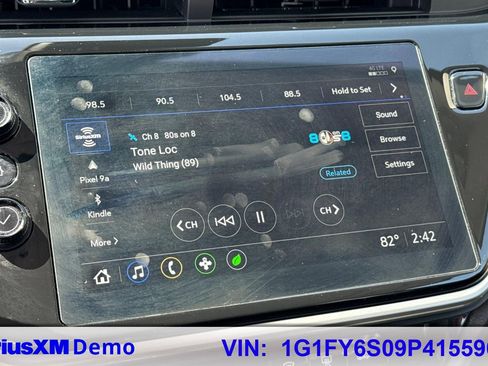 Used 2023 Chevrolet Bolt EUV LT w/ Convenience Package FWD image 51