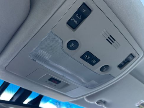 Used 2013 Lexus ES 300h Hybrid image 22