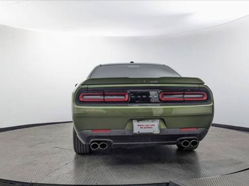 Used 2018 Dodge Challenger R/T w/ Performance Handling Group RWD image 7