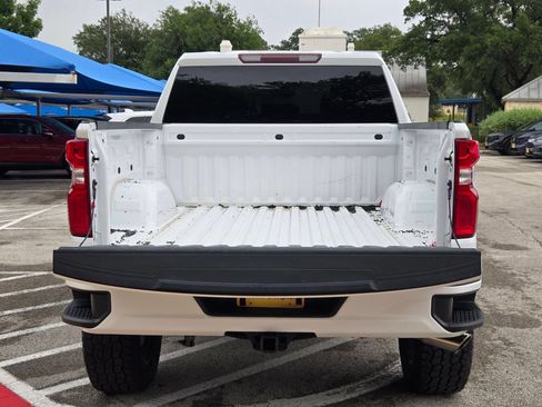 Used 2020 Chevrolet Silverado 1500 Custom w/ Custom Value Package RWD image 24