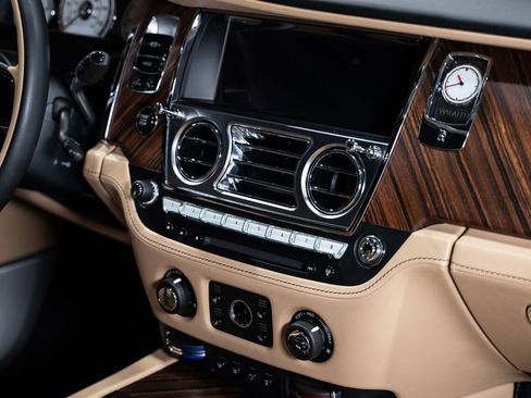 Used 2019 Rolls-Royce Wraith RWD image 55