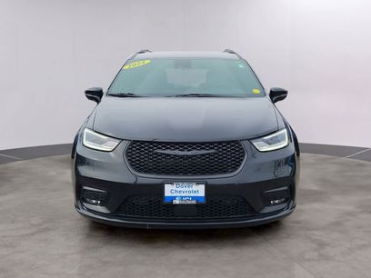 Used 2024 Chrysler Pacifica Premium