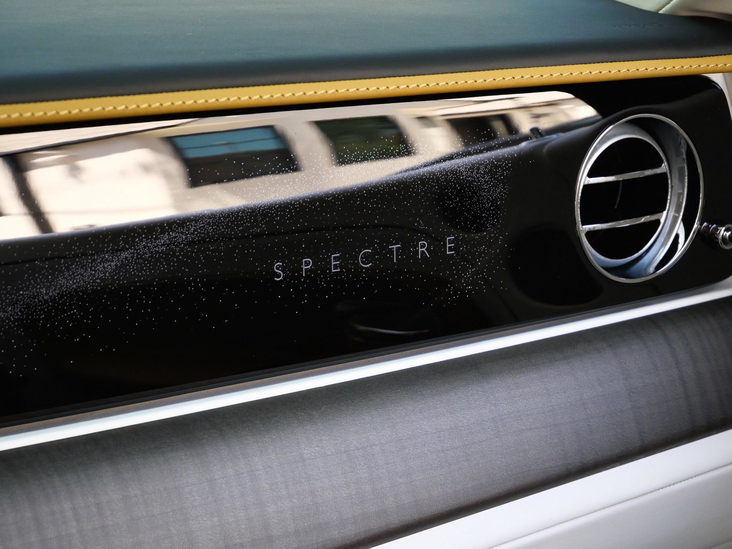 Used 2024 Rolls-Royce Spectre w/ Spectre Launch Package AWD/4WD image 19