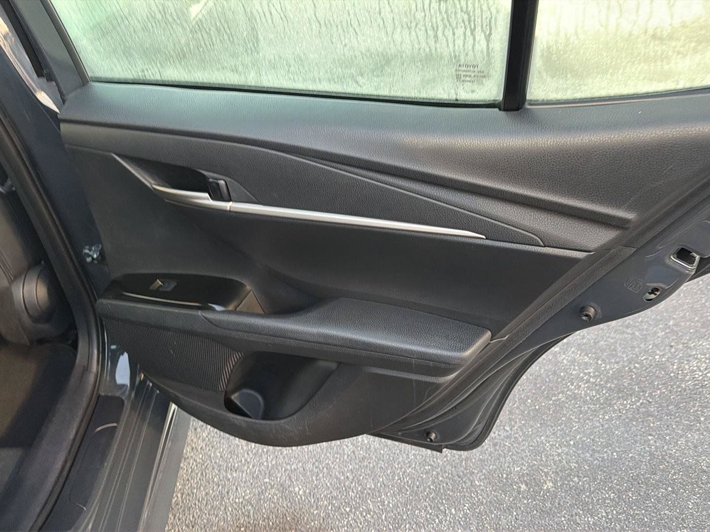 Used 2025 Toyota Camry SE FWD image 15