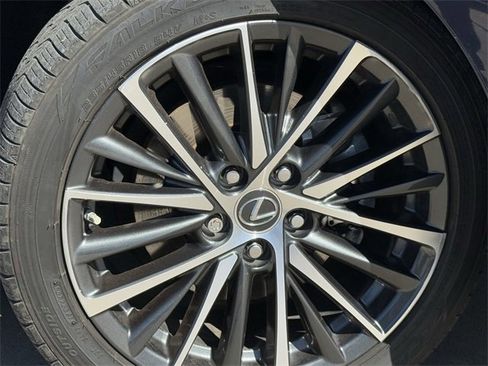 Used 2023 Lexus ES 300h w/ Premium Package image 9