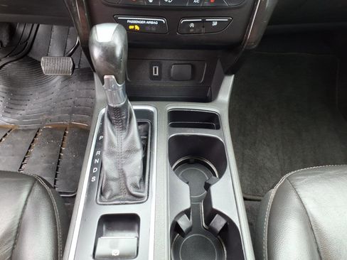 Used 2017 Ford Escape Titanium image 12