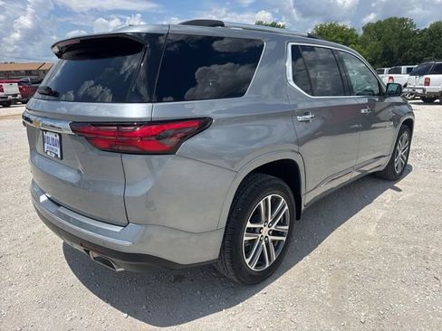 Used 2023 Chevrolet Traverse High Country w/ LPO, Floor Liner Package FWD image 7
