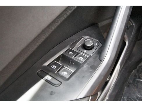 Used 2025 Volkswagen Jetta SE w/ Sunroof Package FWD image 20