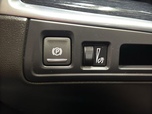 Used 2024 Cadillac XT5 Premium Luxury image 35