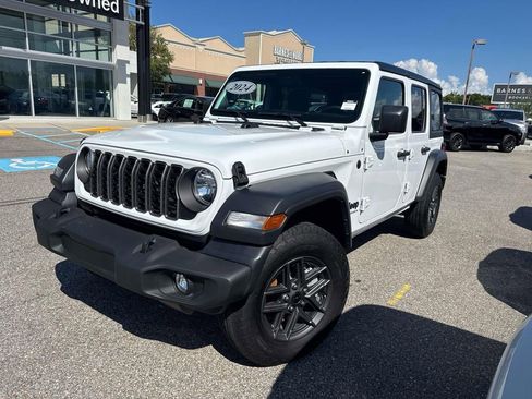 Used 2024 Jeep Wrangler Sport S image 3