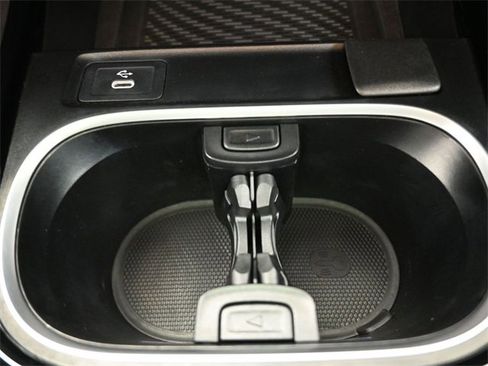 Used 2025 Mercedes-Benz CLA 250 image 6