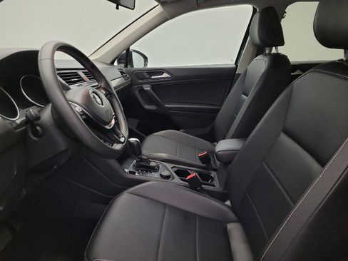 Used 2021 Volkswagen Tiguan SE image 17