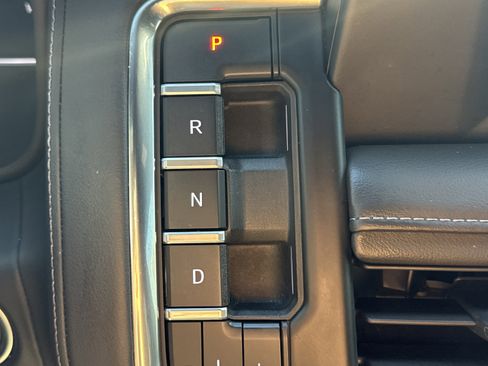 Used 2023 Chevrolet Suburban LS image 27