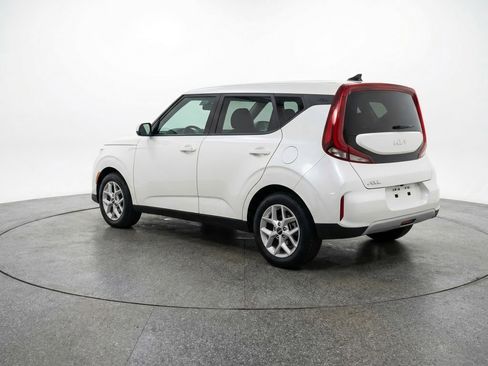 Used 2025 Kia Soul LX w/ LX Technology Package image 6