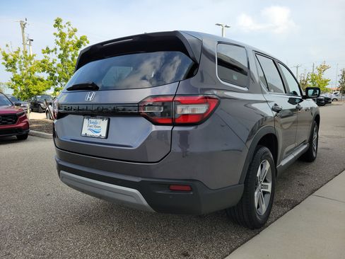 Used 2024 Honda Pilot EX-L image 6