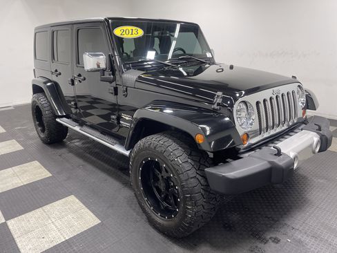 Used 2013 Jeep Wrangler Unlimited Sahara w/ Dual Top Group AWD/4WD image 6