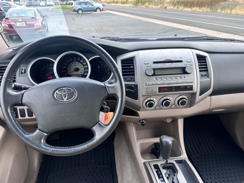 Used 2005 Toyota Tacoma 4x4 Double Cab w/ SR5 Pkg #8 image 7