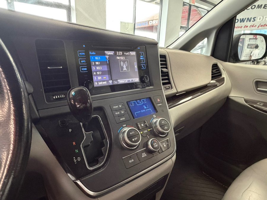 Used 2016 Toyota Sienna XLE w/ XLE Navigation Package AWD/4WD image 72