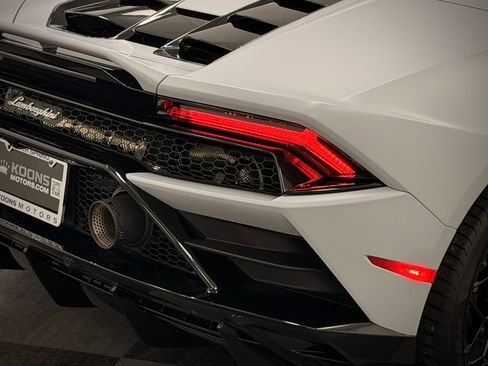 Used 2024 Lamborghini Huracan EVO image 48