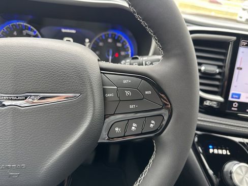 New 2026 Chrysler Pacifica Select image 62