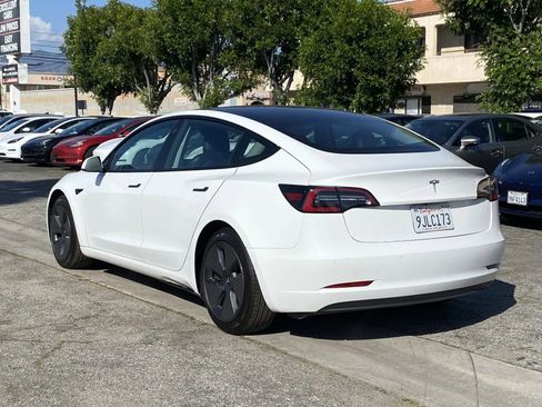 Used 2021 Tesla Model 3 Standard Range Plus image 2