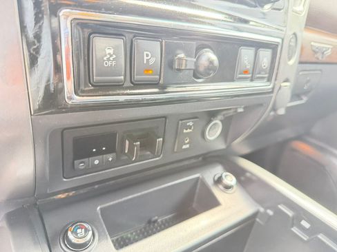 Used 2017 Nissan Titan Platinum Reserve RWD image 20