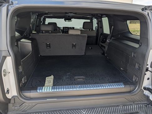 Used 2025 GMC Hummer EV 2X w/ LPO, Sport Package image 31