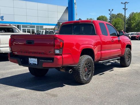 Used 2022 Toyota Tacoma SR w/ SR Convenience Package RWD image 3