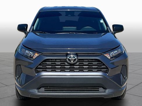 Used 2022 Toyota RAV4 LE FWD image 4