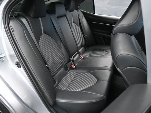 Used 2022 Toyota Camry SE image 40