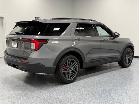 New 2026 Ford Explorer ST-Line w/ ST-Line Street Pack RWD image 12