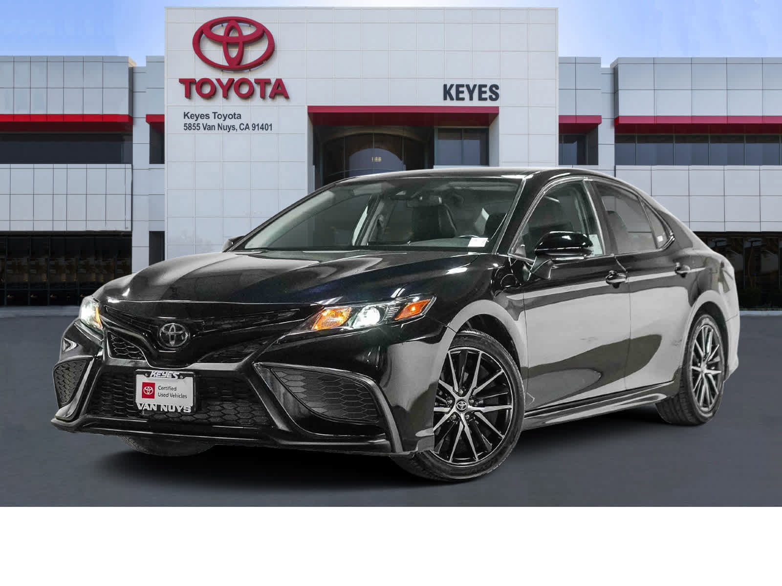 Certified 2022 Toyota Camry SE FWD image 1