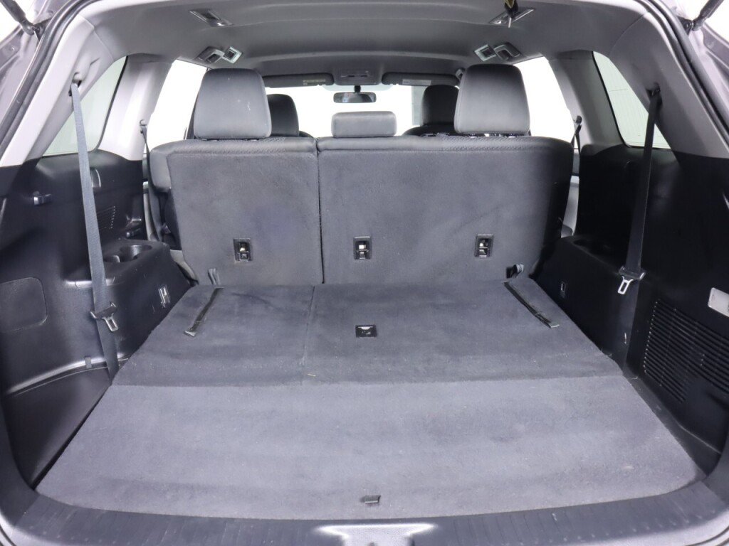 Used 2016 Toyota Highlander LE FWD image 28