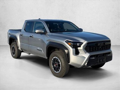 Used 2024 Toyota Tacoma TRD Off-Road w/ TRD Off Road Premium Package AWD/4WD image 3