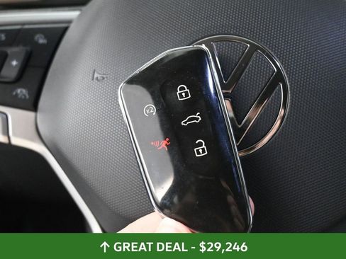Used 2024 Volkswagen Atlas SE image 38