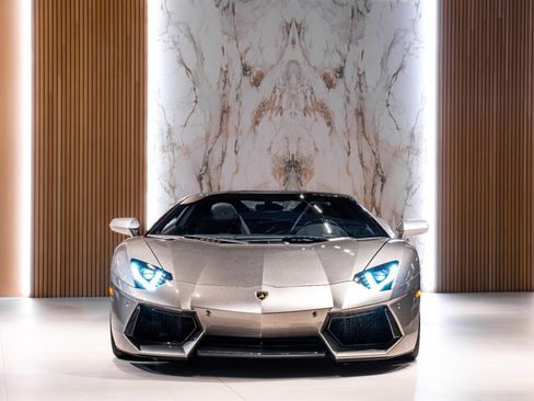 Used 2014 Lamborghini Aventador LP 700-4 image 3