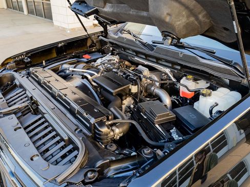 Used 2024 Chevrolet Silverado 2500 LTZ w/ LTZ Plus Package image 40