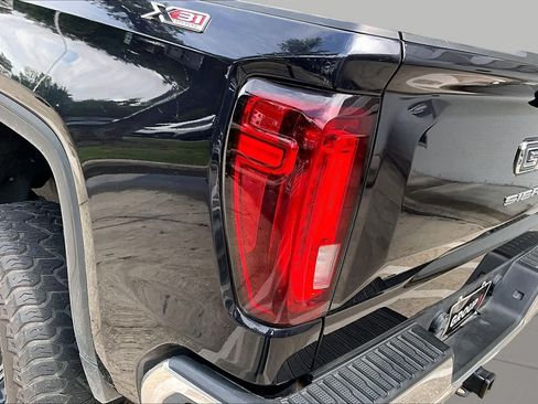 Used 2023 GMC Sierra 1500 SLT AWD/4WD image 27