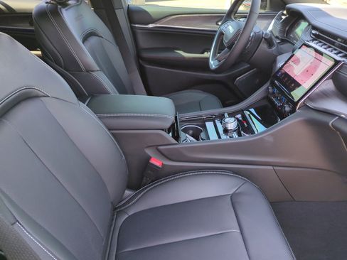 New 2025 Jeep Grand Cherokee Overland w/ Trailer Tow Package image 19