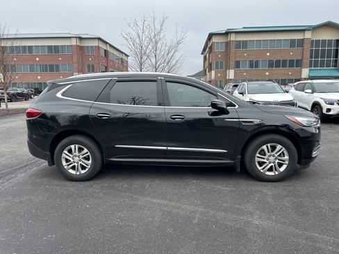 Used 2019 Buick Enclave Essence w/ LPO, Luxury Package image 8
